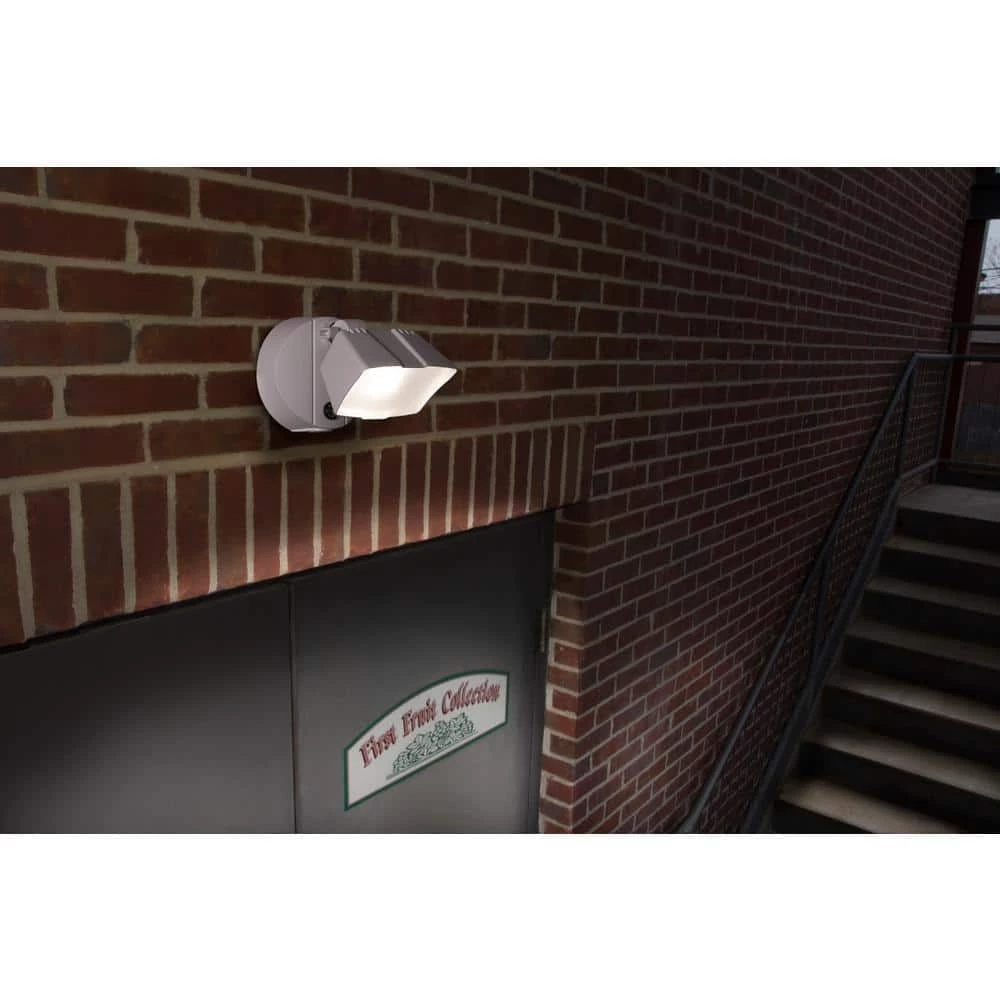 White Outdoor Integrated LED Dusk to Dawn Flood Light by LUTEC 5 White Outdoor Integrated LED Dusk to Dawn Flood Light by LUTEC - Image 3