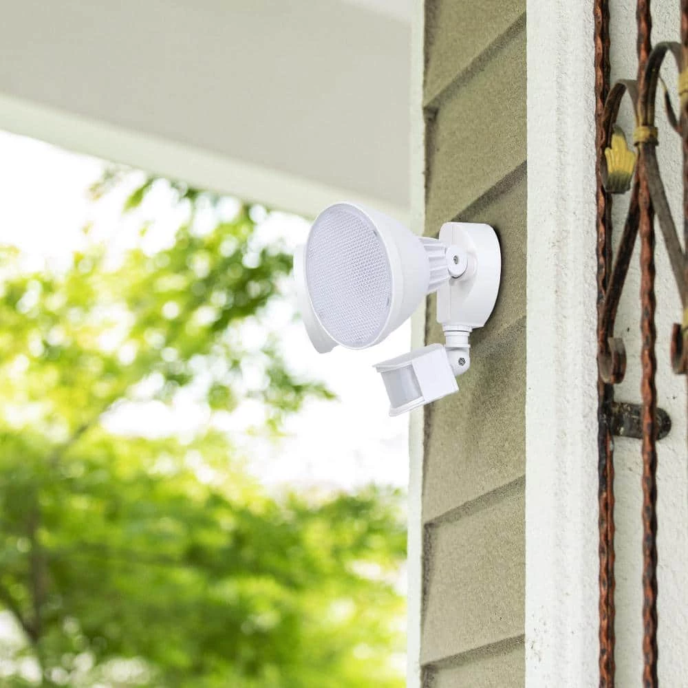 2-Head 250-Watt Equivalent Integrated LED White Outdoor Security Area Light with Motion Sensor by LUTEC 8 2-Head 250-Watt Equivalent Integrated LED White Outdoor Security Area Light with Motion Sensor by LUTEC - Image 6